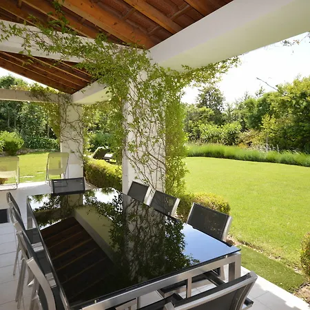 Elegant Beautiful Garden